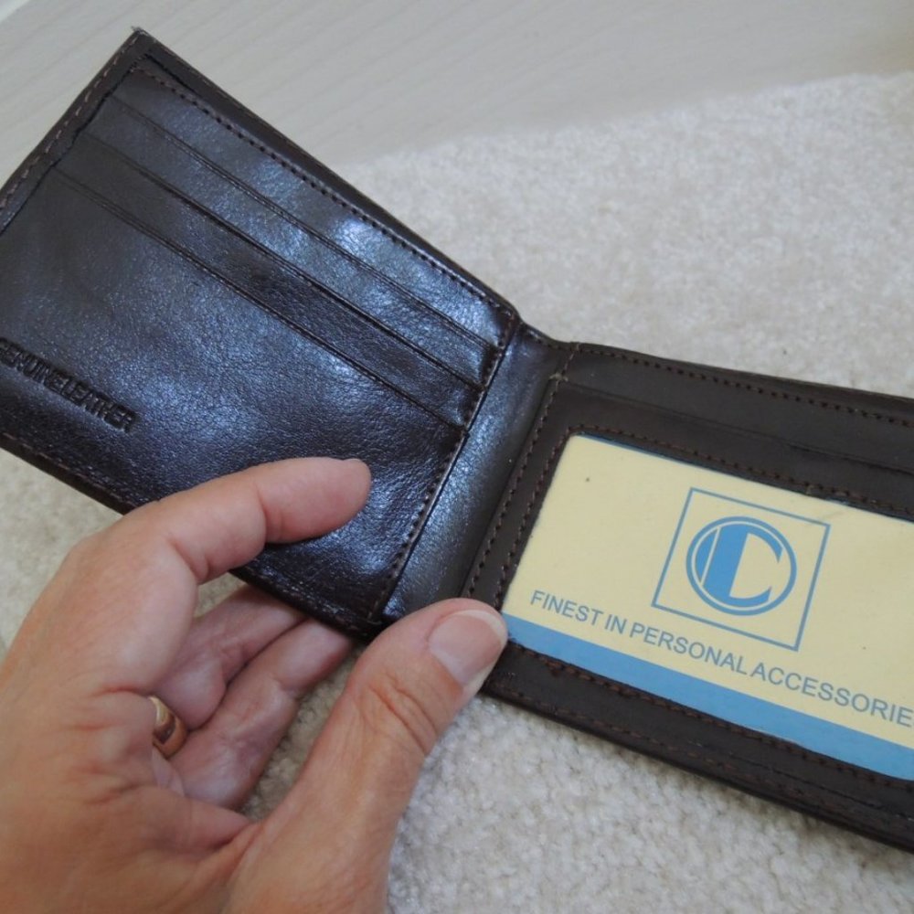 Mens Wallet Genuine Leather BiFold - Dark Brown 6 Compartments $55 Value NEW